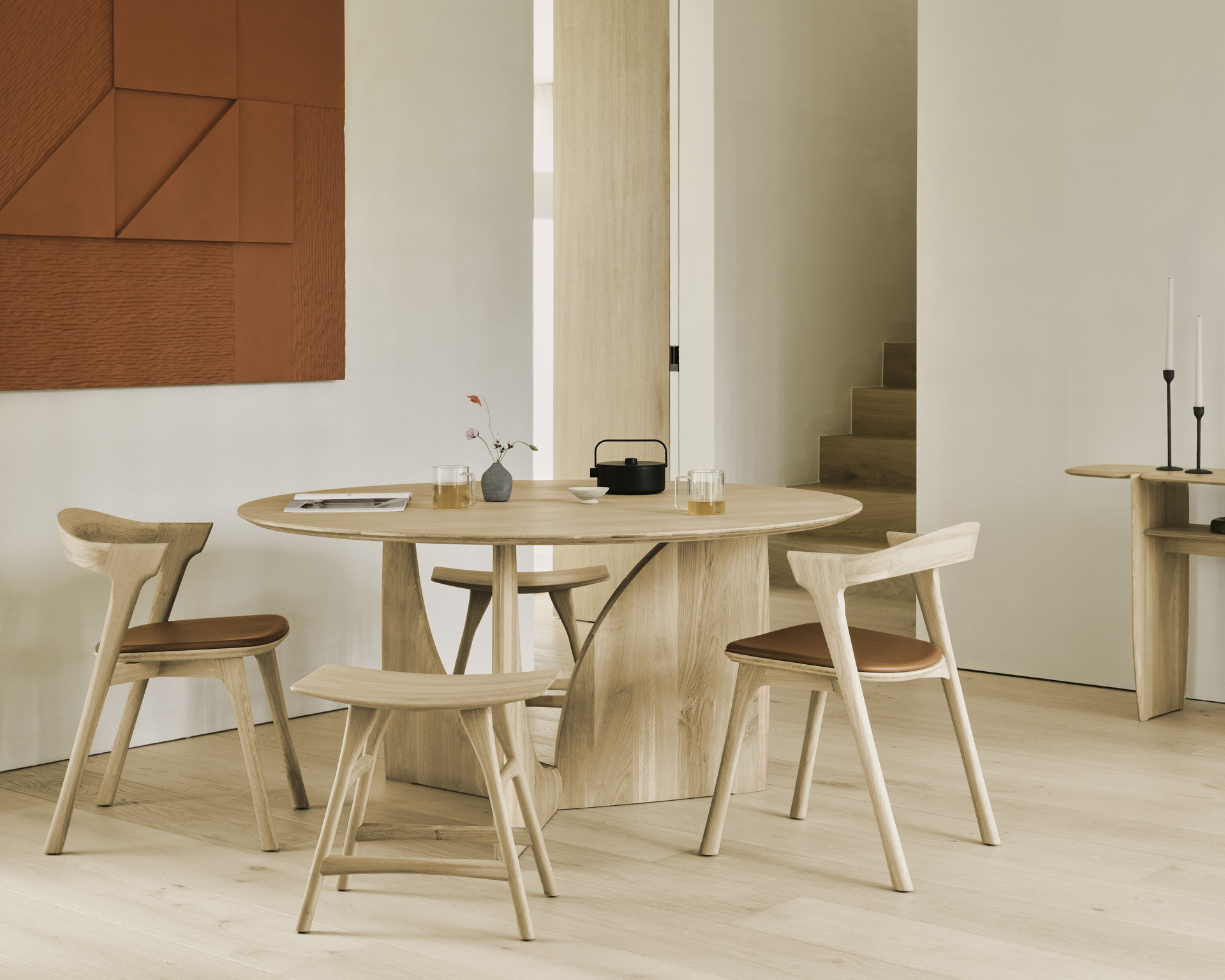 Oak Geometric dining table - Image 8
