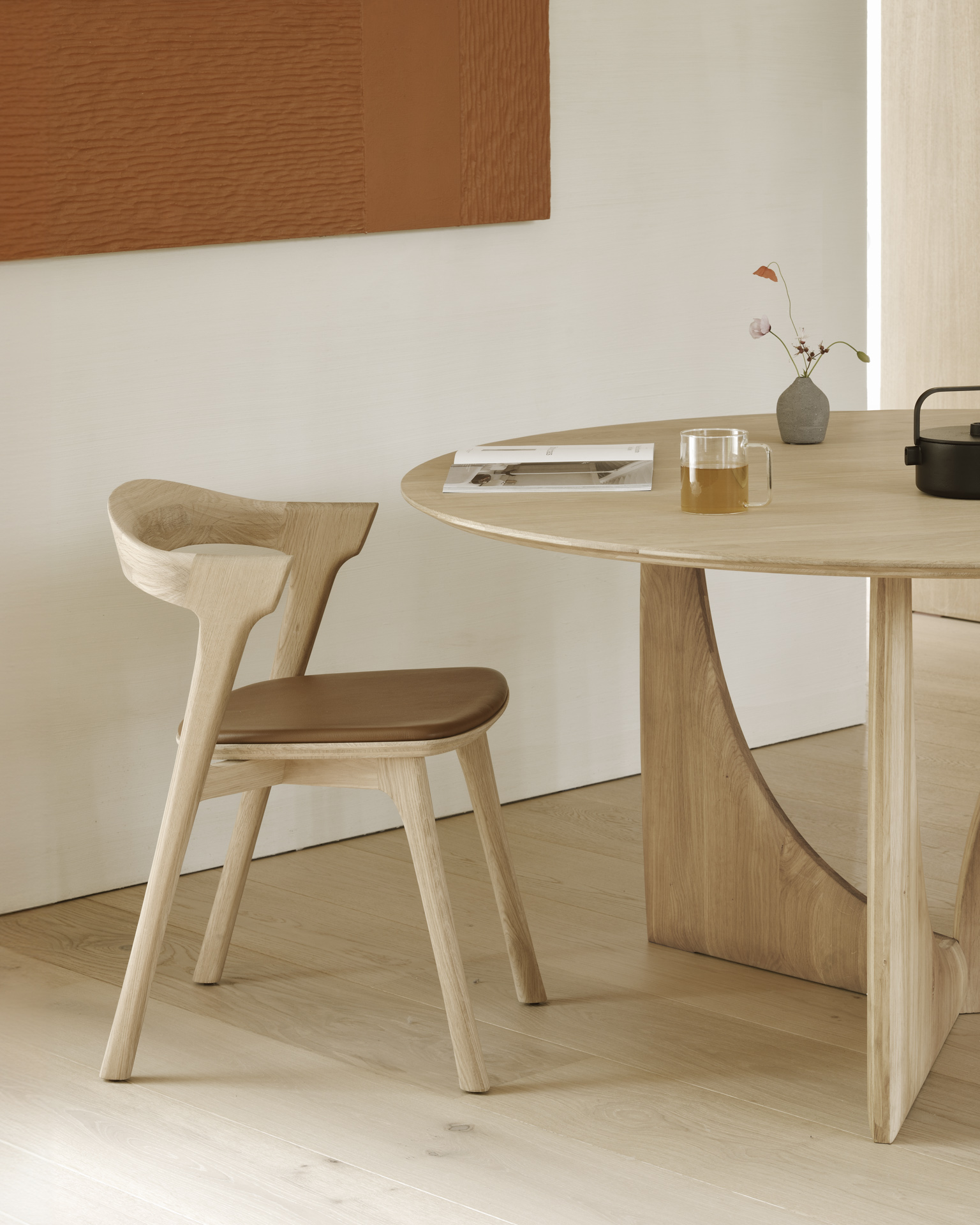 Oak Geometric dining table - Image 6