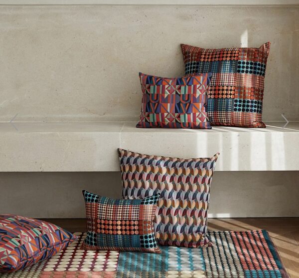 Wisley throw pillow - Image 2